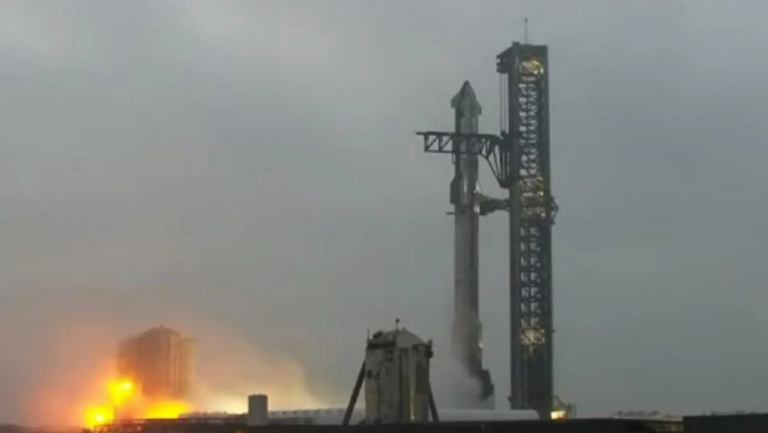 The third attempt: the SpaceX company launched the super-heavy Starship system into space